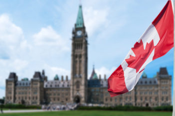 Le Canada impose de nouvelles restrictions et listes dimportationexportation a