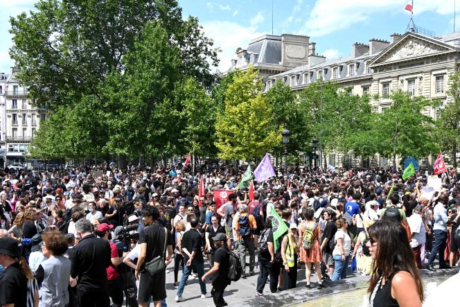 Des manifestants se rassemblent place de la République afin de se joindre à la « Marche pour Adama Traoré », à Paris, le 8 juillet 2023.