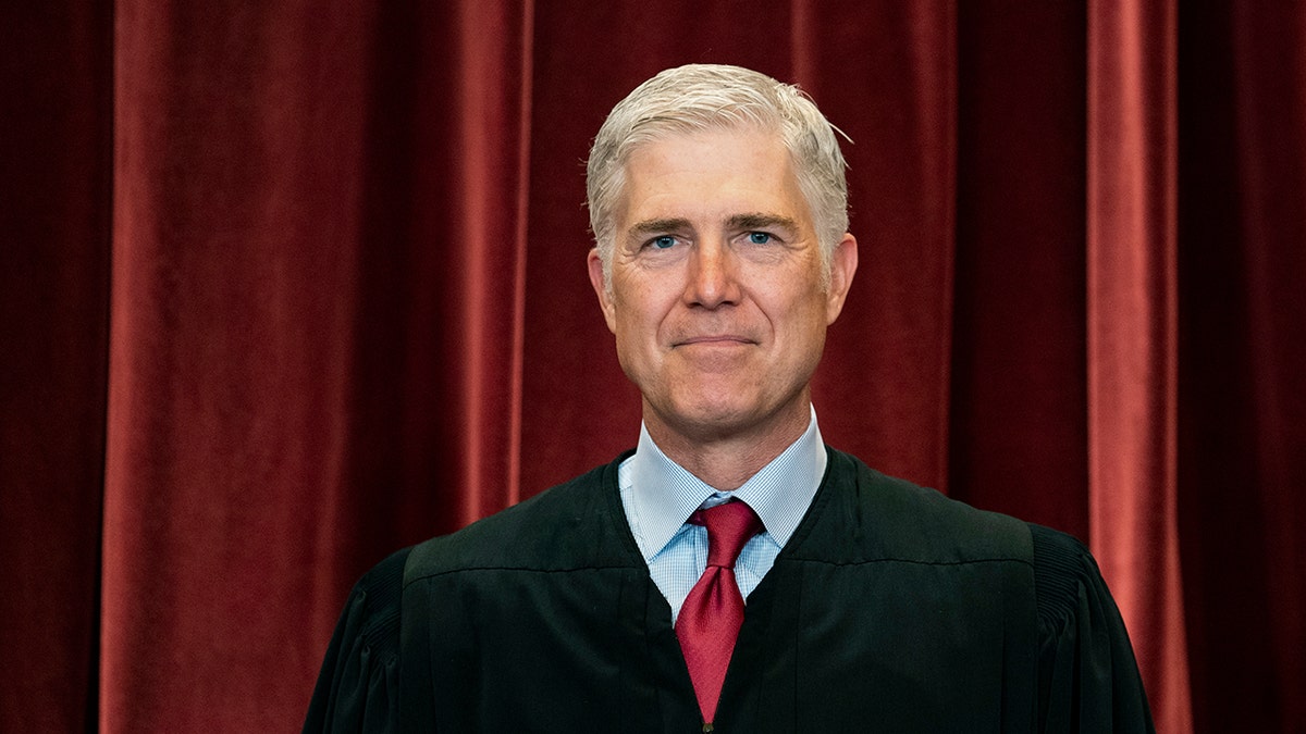 Justice Neil Gorsuch photo